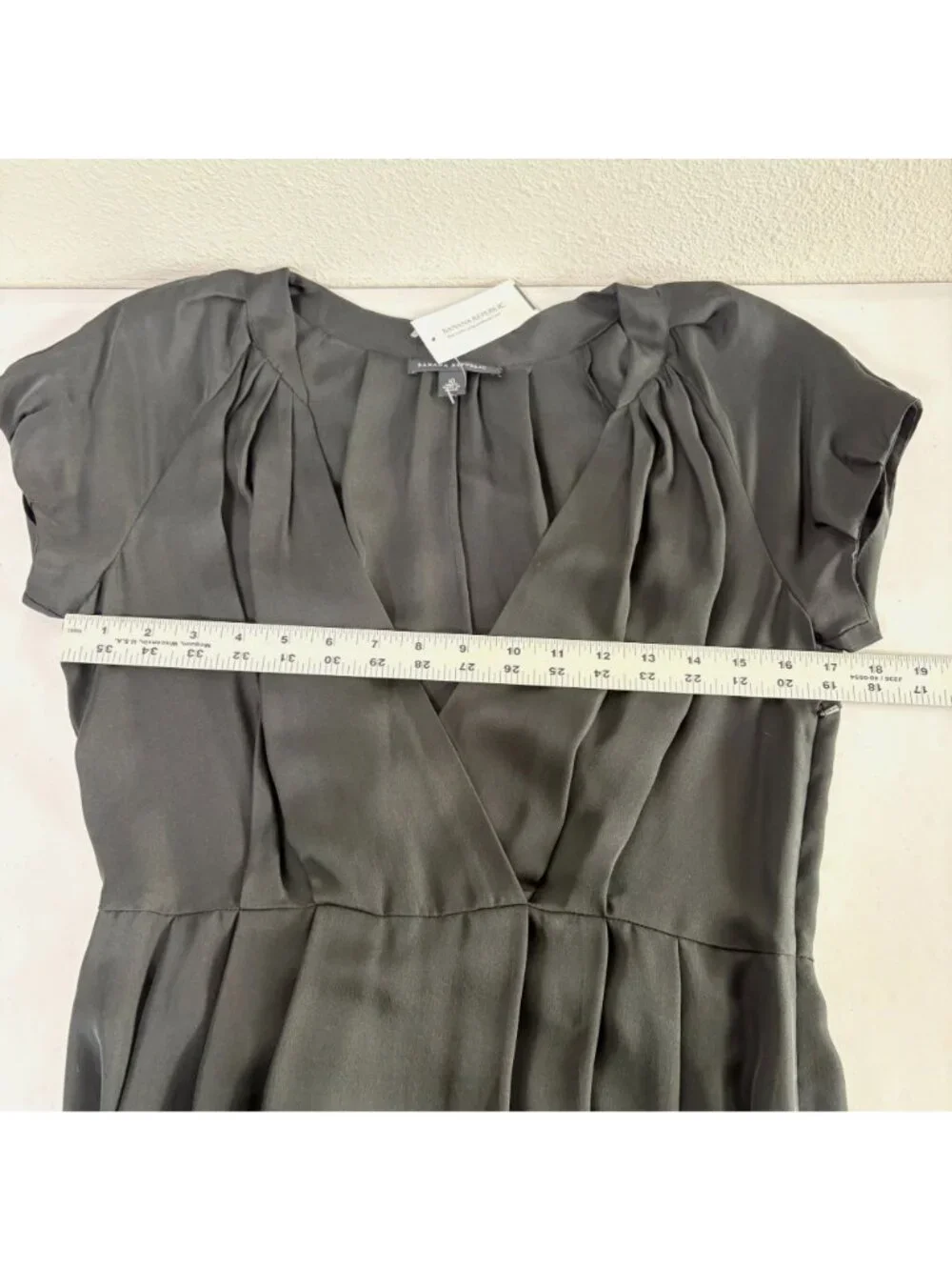 Banana Republic Midi Dress Womens 10 Black 100% Silk V Neck Short Sleeve - Picture 9 of 12